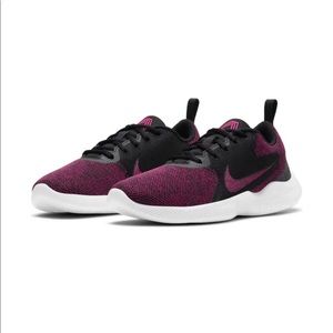 Brand new NIKE Flex Experience Run 10 Sneaker size 9